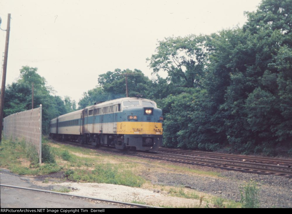 LI 607 heads west from Pt. Jefferson